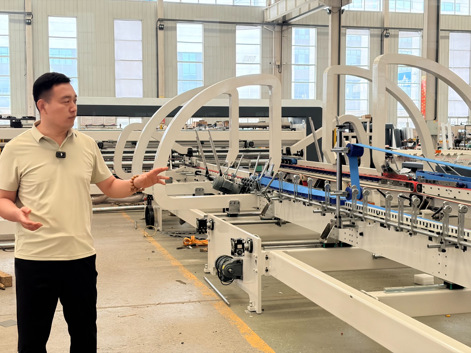 Automatic cardboard gluer folder machine