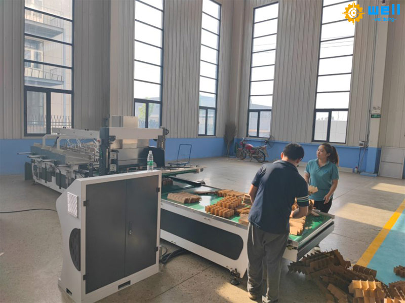 Preparation installation of cardboard partition inserting machine