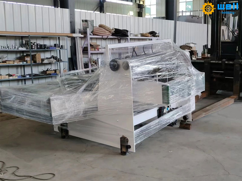 High quality automatic partition assembling inserting machine High quality automatic partition assembling inserting machine