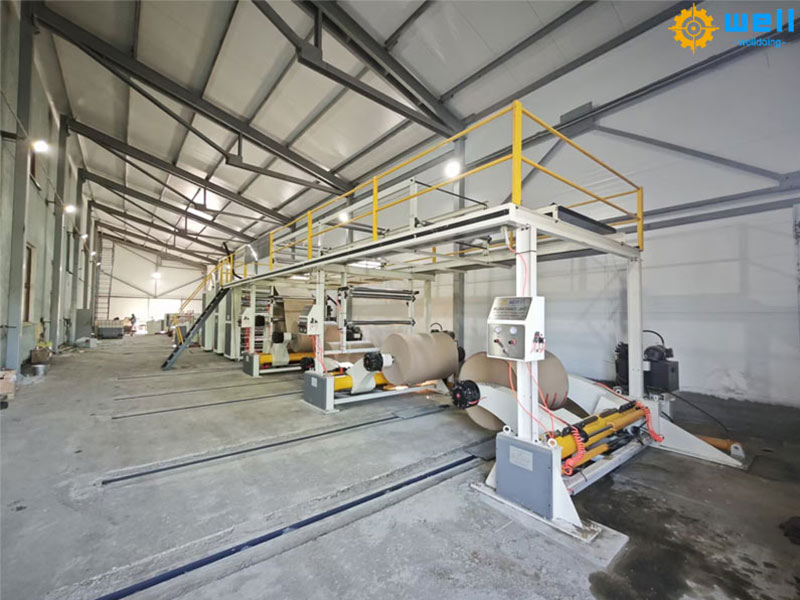 Automatic industrial cardboard production line