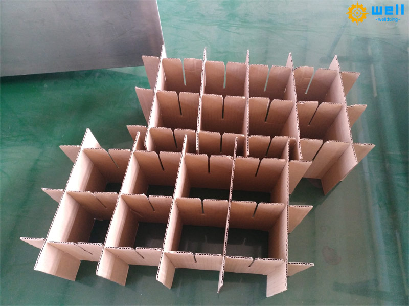 Furit vegatable box automatic partition assembler machine