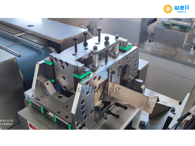China Paper Edge Protector Machine China Paper Edge Protector Machine