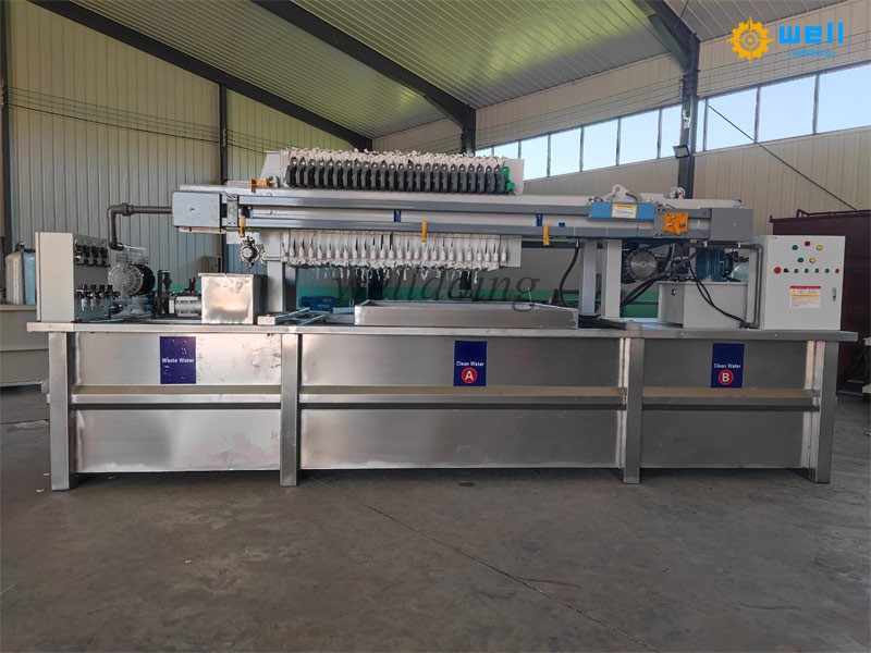 Intelligent sewage treatment machine